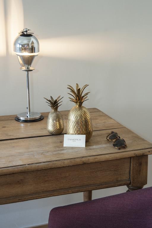 Emmerich Hotel Goerlitz Szoba fotó Gold pineapples